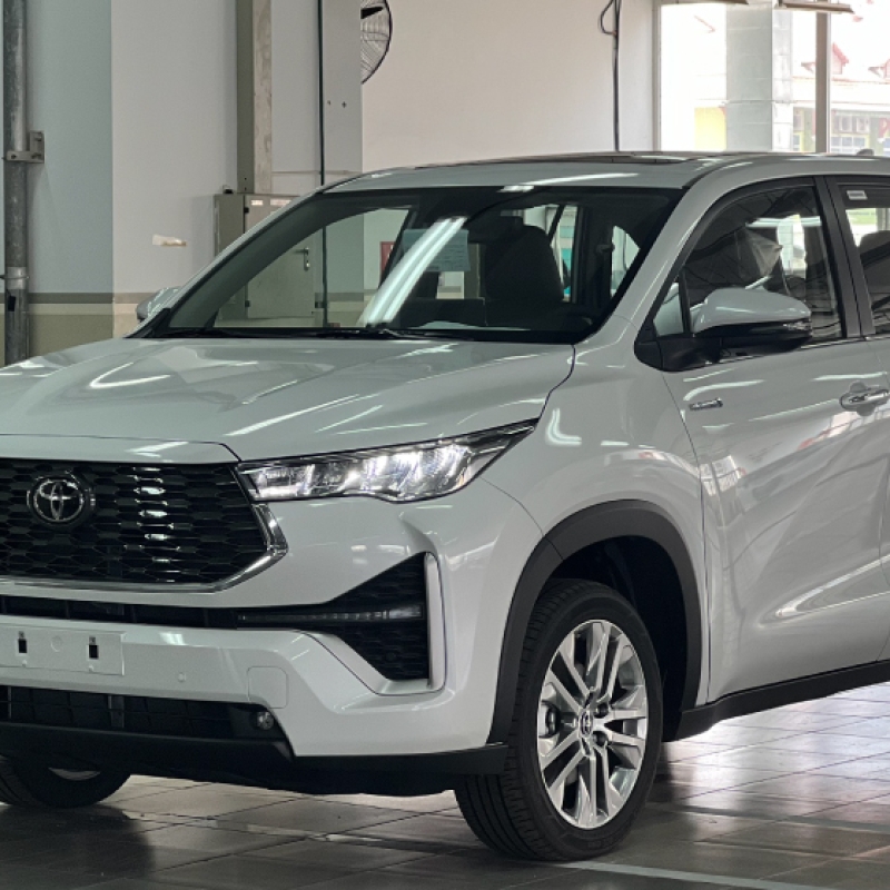 xe 7 chỗ innova 2024